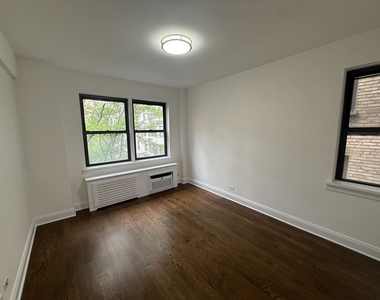 2 Bedroom in Midtown East - Photo Thumbnail 3