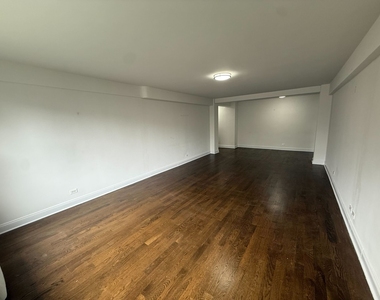 2 Bedroom in Midtown East - Photo Thumbnail 4