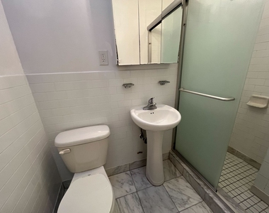 Studio in Upper East Side - Photo Thumbnail 3