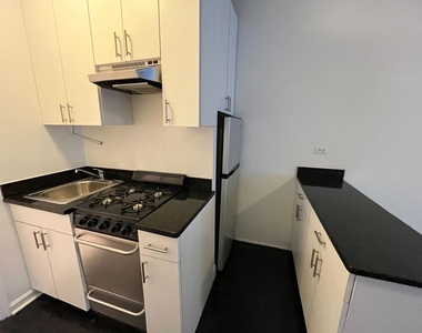 Studio in Upper East Side - Photo Thumbnail 2