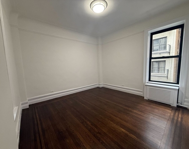 1 Bedroom in Upper West Side - Photo Thumbnail 3