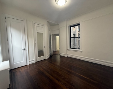1 Bedroom in Upper West Side - Photo Thumbnail 4