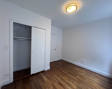 1 Bedroom in Upper East Side - Photo Thumbnail 4