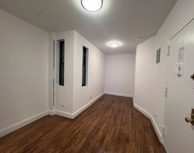 1 Bedroom in Upper East Side - Photo Thumbnail 1