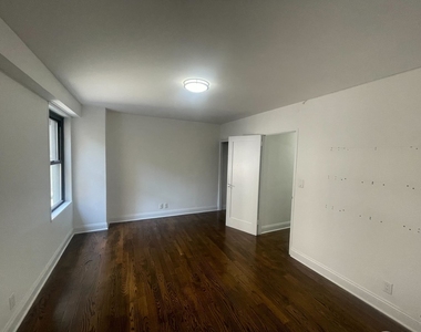 2 Bedroom in Upper East Side - Photo Thumbnail 6