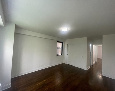 2 Bedroom in Upper East Side - Photo Thumbnail 5