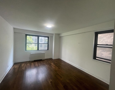2 Bedroom in Upper East Side - Photo Thumbnail 3