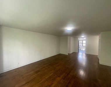 2 Bedroom in Upper East Side - Photo Thumbnail 1