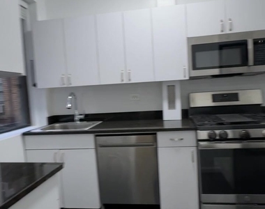 1BR in Greenwich Village - Photo Thumbnail 3