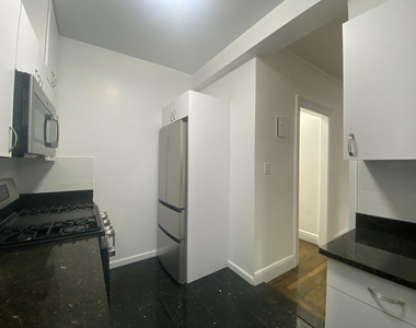 1 Bedroom in Greenwich Village - Photo Thumbnail 4