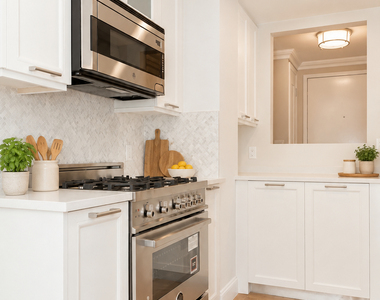 East 87th Street - Photo Thumbnail 1