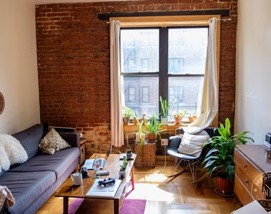1497 Carroll Street - Photo Thumbnail 3