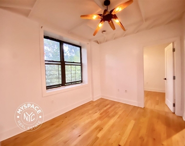 930 Dekalb Avenue - Photo Thumbnail 3