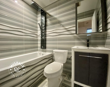930 Dekalb Avenue - Photo Thumbnail 2