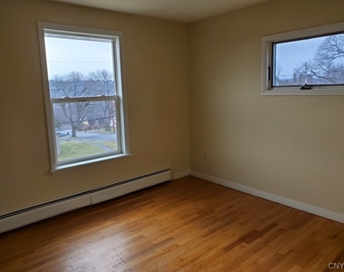 203 Luddington Street - Photo Thumbnail 1