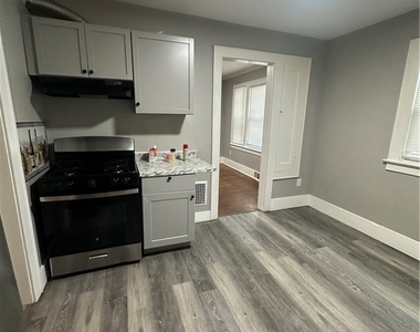 839 Norton Street - Photo Thumbnail 10