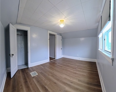 198 Roslyn Street - Photo Thumbnail 17