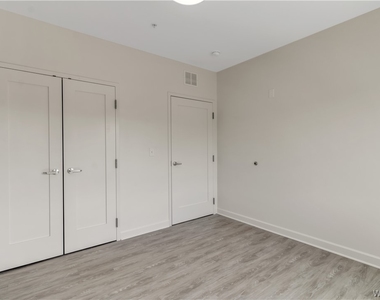 5712 Main Street - Photo Thumbnail 12
