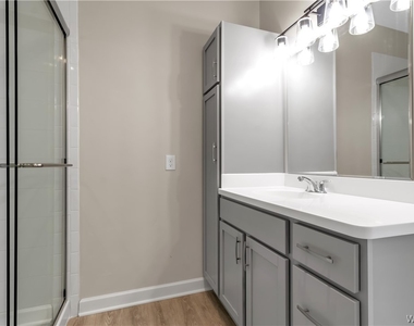 5712 Main Street - Photo Thumbnail 17