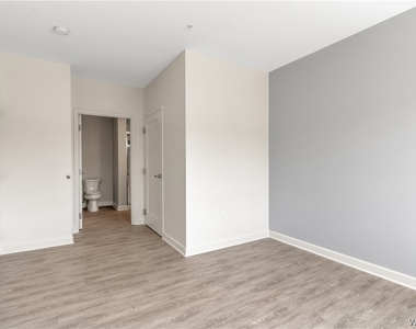 5712 Main Street - Photo Thumbnail 15