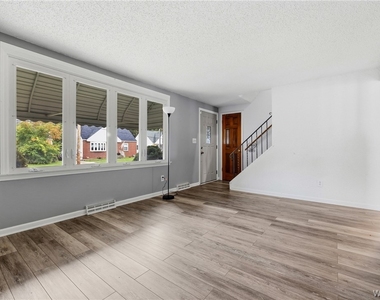 119 Wagner Avenue - Photo Thumbnail 2