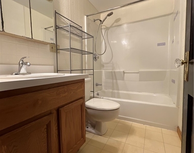 285 Hartwell Road - Photo Thumbnail 3