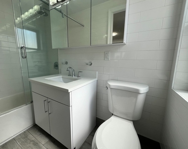 Convertible 3 Bedroom in Upper East Side - Photo Thumbnail 3