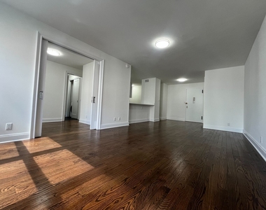 Convertible 3 Bedroom in Upper East Side - Photo Thumbnail 1