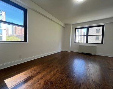 Convertible 3 Bedroom in Upper East Side - Photo Thumbnail 5