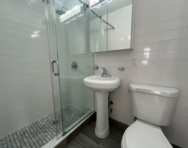 Convertible 3 Bedroom in Upper East Side - Photo Thumbnail 6