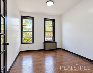 169 Irving Avenue - Photo Thumbnail 13