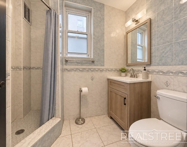 169 Irving Avenue - Photo Thumbnail 14