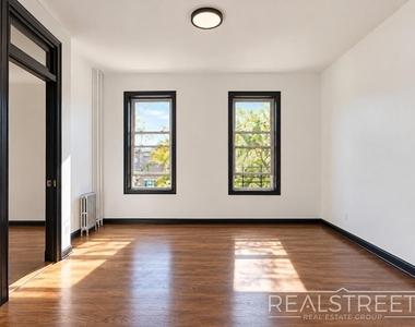 169 Irving Avenue - Photo Thumbnail 9