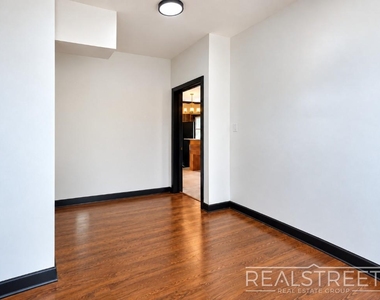 169 Irving Avenue - Photo Thumbnail 11