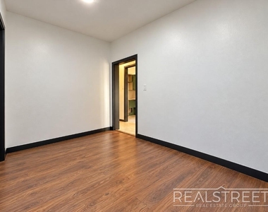 169 Irving Avenue - Photo Thumbnail 10