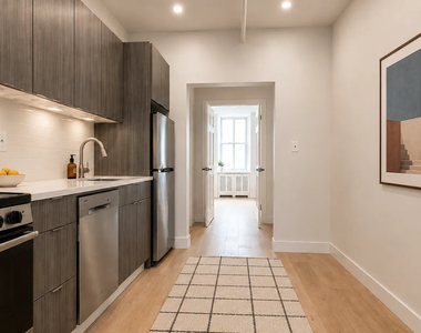 1608 Lexington Avenue - Photo Thumbnail 3