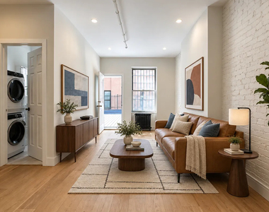 1608 Lexington Avenue - Photo Thumbnail 1