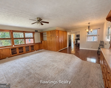 1119 Maple Drive - Photo Thumbnail 4