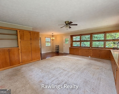 1119 Maple Drive - Photo Thumbnail 5
