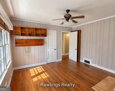 1119 Maple Drive - Photo Thumbnail 7