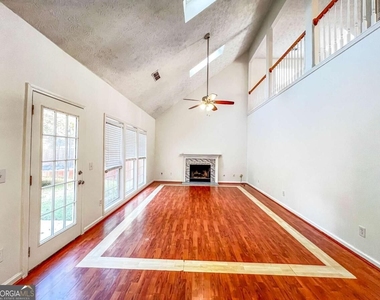 4035 River Green Parkway - Photo Thumbnail 8