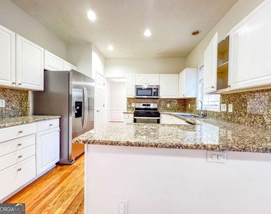 4035 River Green Parkway - Photo Thumbnail 5