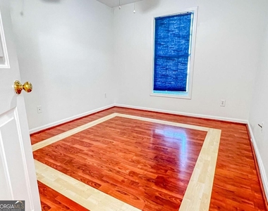 4035 River Green Parkway - Photo Thumbnail 15