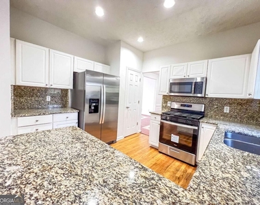 4035 River Green Parkway - Photo Thumbnail 6