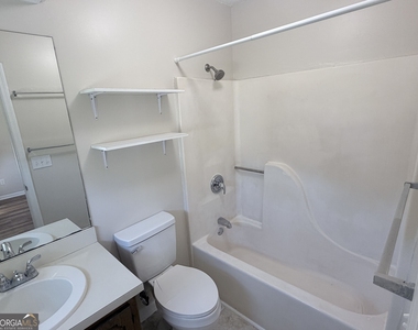 308 Lakeview Drive - Photo Thumbnail 12