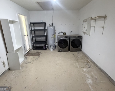 308 Lakeview Drive - Photo Thumbnail 13