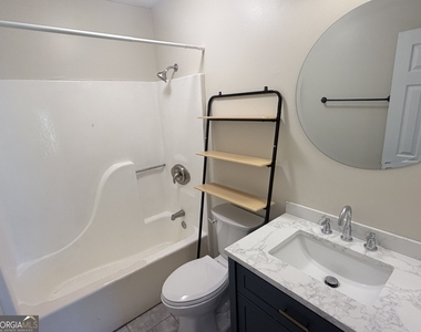 308 Lakeview Drive - Photo Thumbnail 8