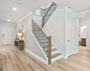 5015 Kennison Way - Photo Thumbnail 14
