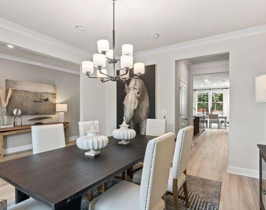 5015 Kennison Way - Photo Thumbnail 3