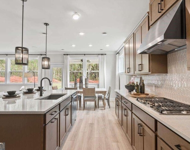 5015 Kennison Way - Photo Thumbnail 6